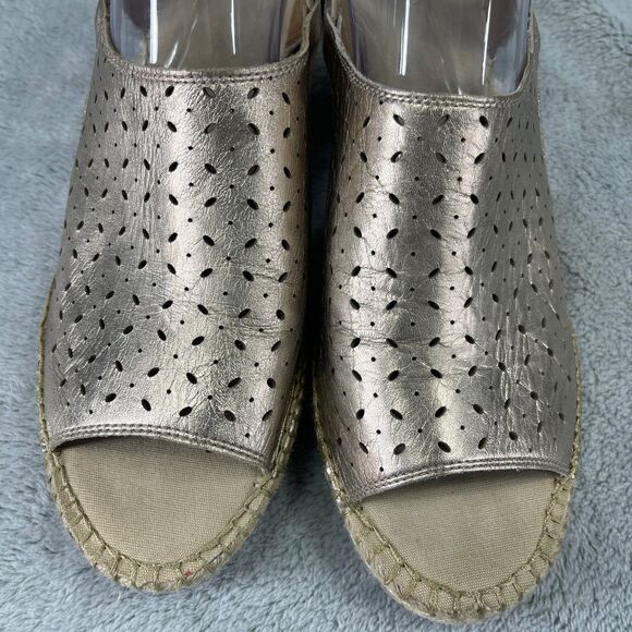 Clarks Artisan Sandal Wedges Women's 11 Metallic Gold Strap Woven Heel Petrina - Picture 6 of 12